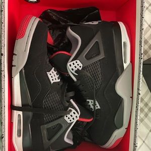 Jordan 4 Bred